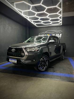 TOYOTA HILUX 2.8 D-4D TURBO DIESEL CD SRV 4X4 AUTOMÁTICO